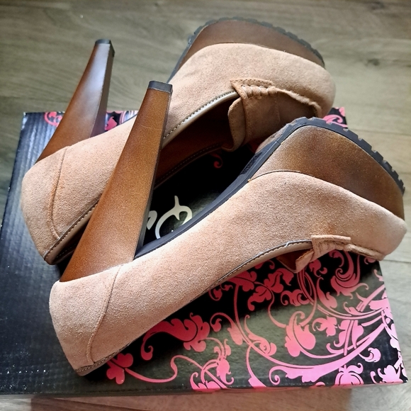 Qupid | taupe suede su~ platform wood like heel - Picture 10 of 10